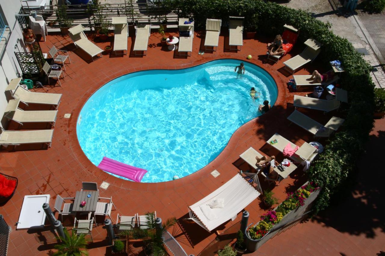 My Place Hotel Rimini Exterior foto